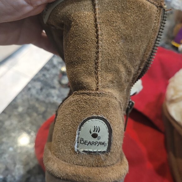 TODDLER~ BEARPAW BOOTS~SHEEPSKIN FOOTBED & SUEDE OUTSIDE~ SO CUTE! SIZE  9 - Picture 11 of 14